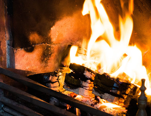 cropped-buches-du-tregor-bois-chauffage-pellets-livraison-lannion-cheminee-feu-foyer.jpg
